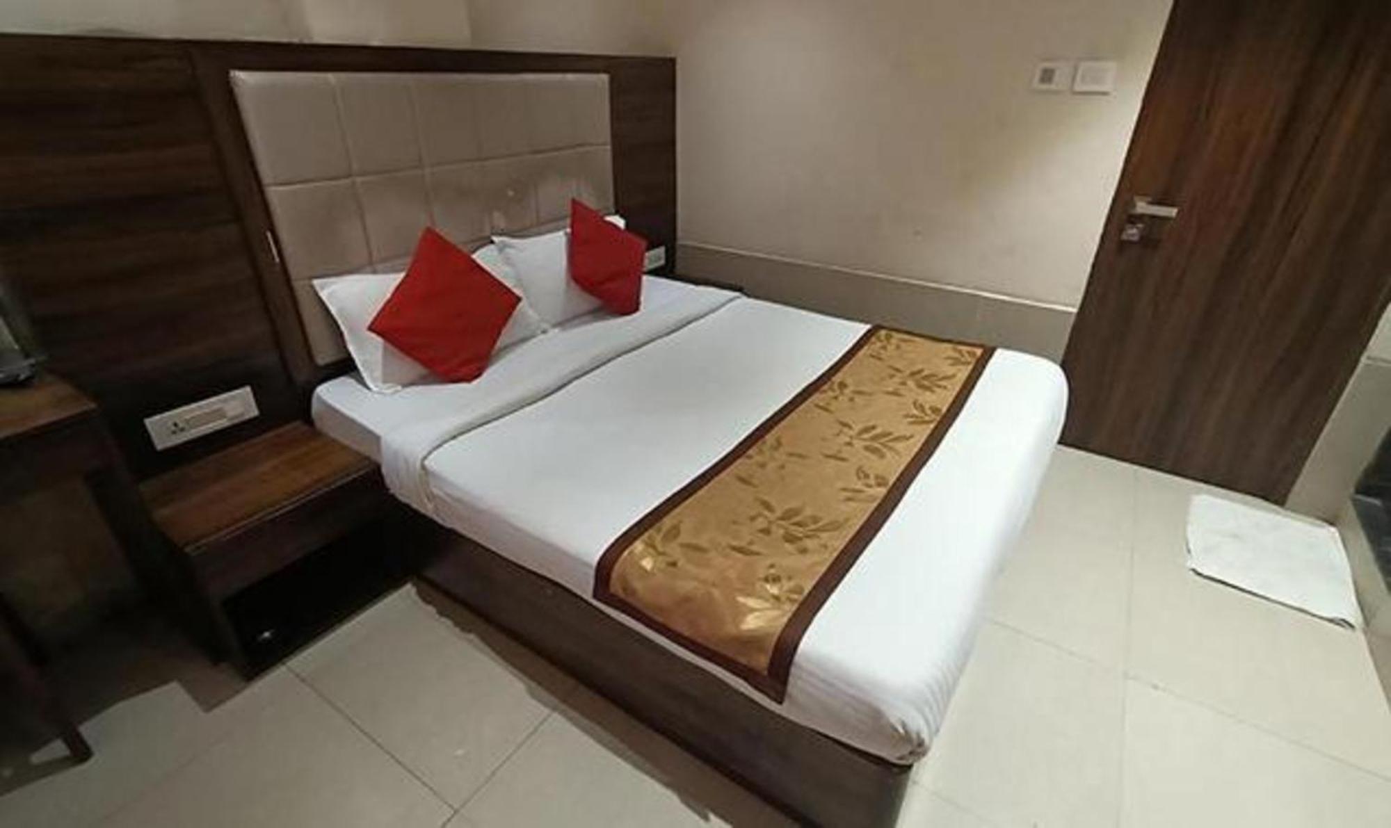 Fabhotel Regal Inn Βομβάη Εξωτερικό φωτογραφία