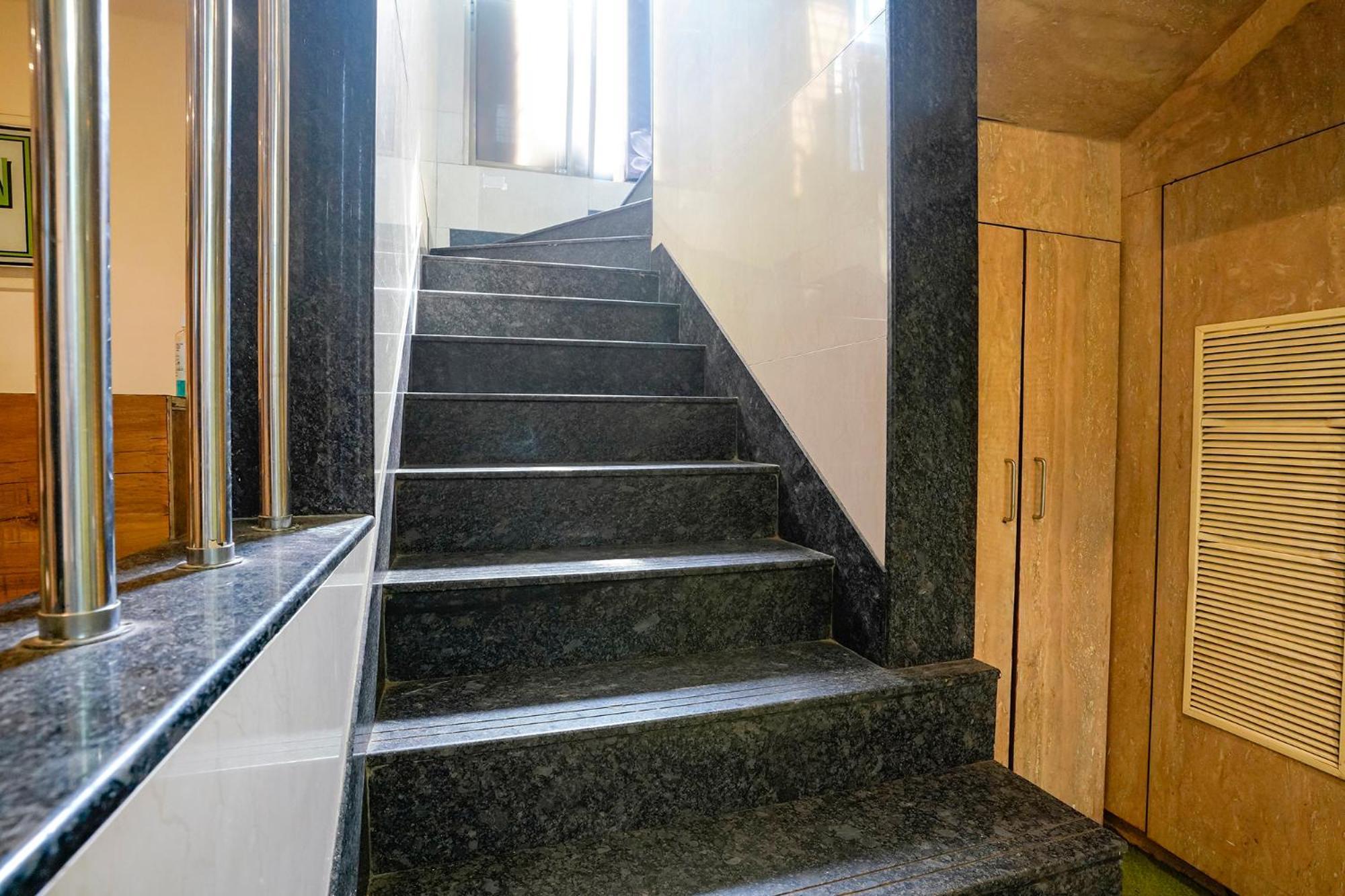 Fabhotel Regal Inn Βομβάη Εξωτερικό φωτογραφία