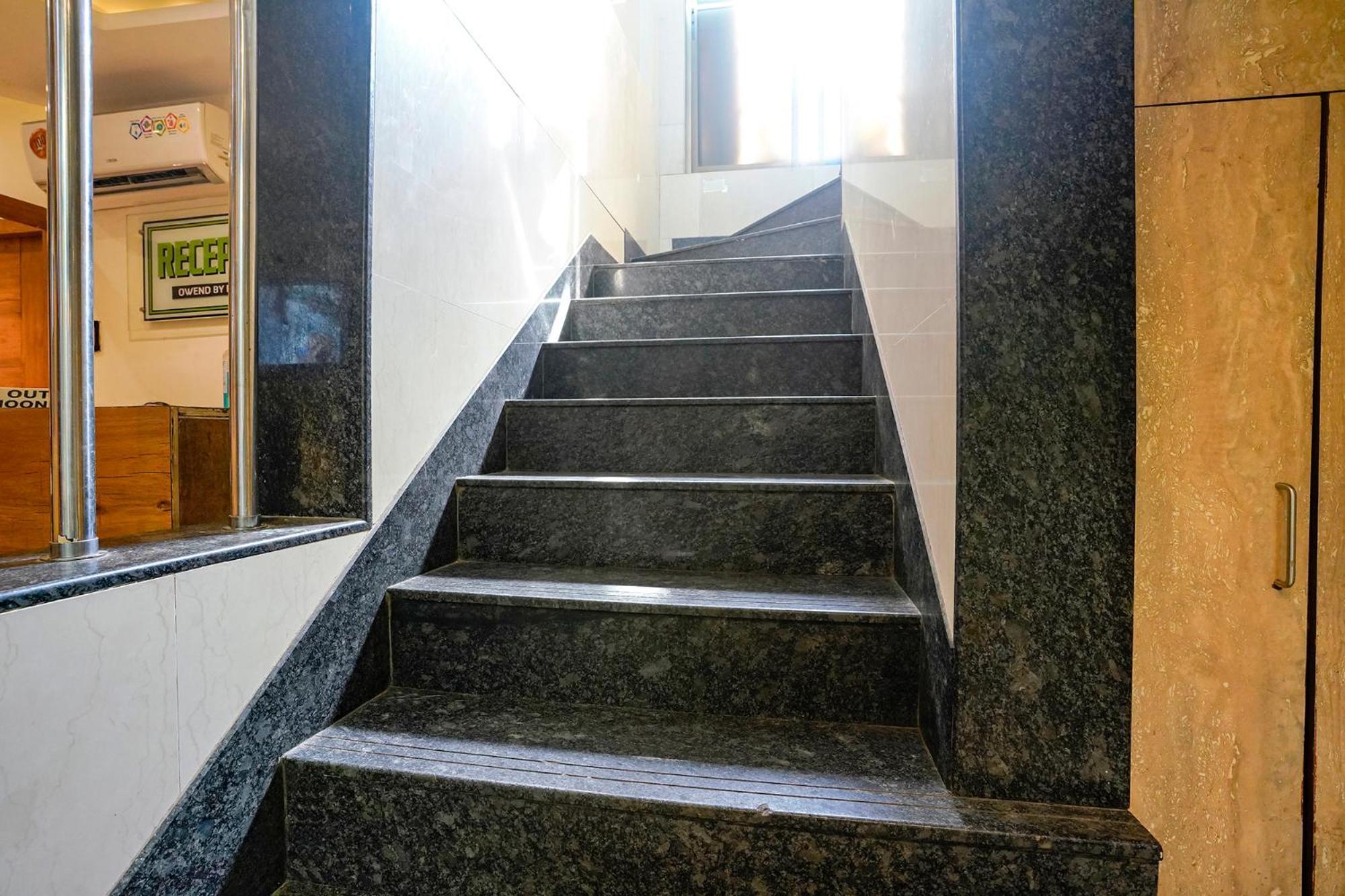 Fabhotel Regal Inn Βομβάη Εξωτερικό φωτογραφία